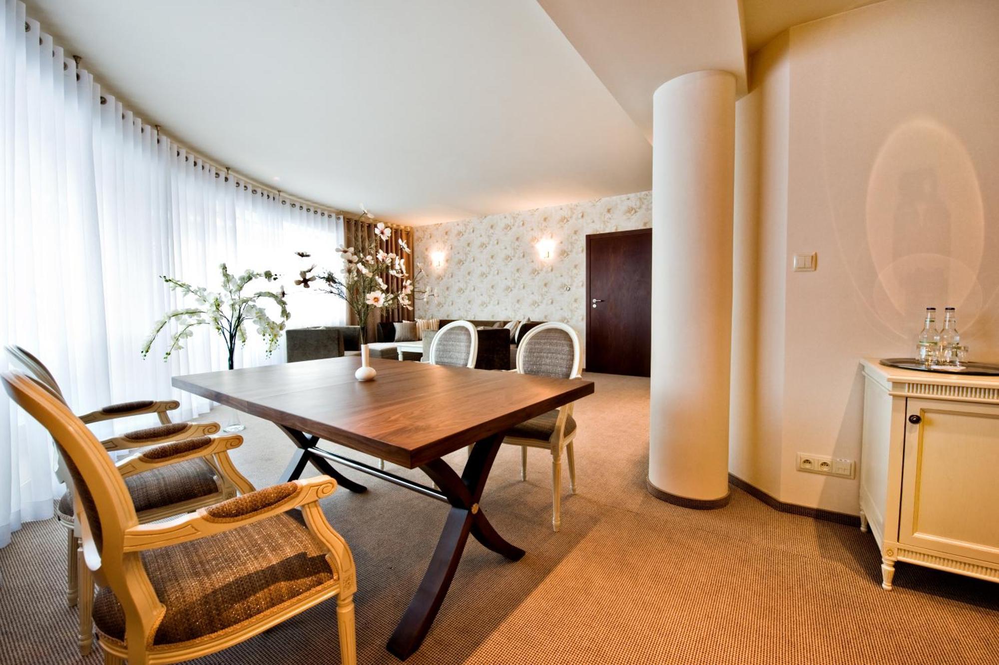 Hotel Prezydencki 4-star 4*